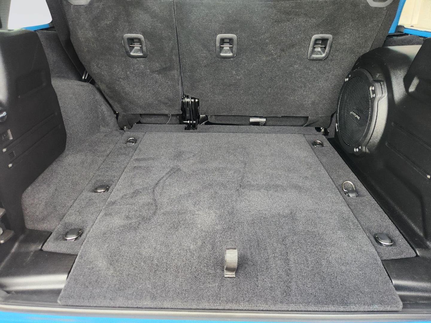 Used 2019 Jeep Wrangler Unlimited Sahara AWD/4WD image 34