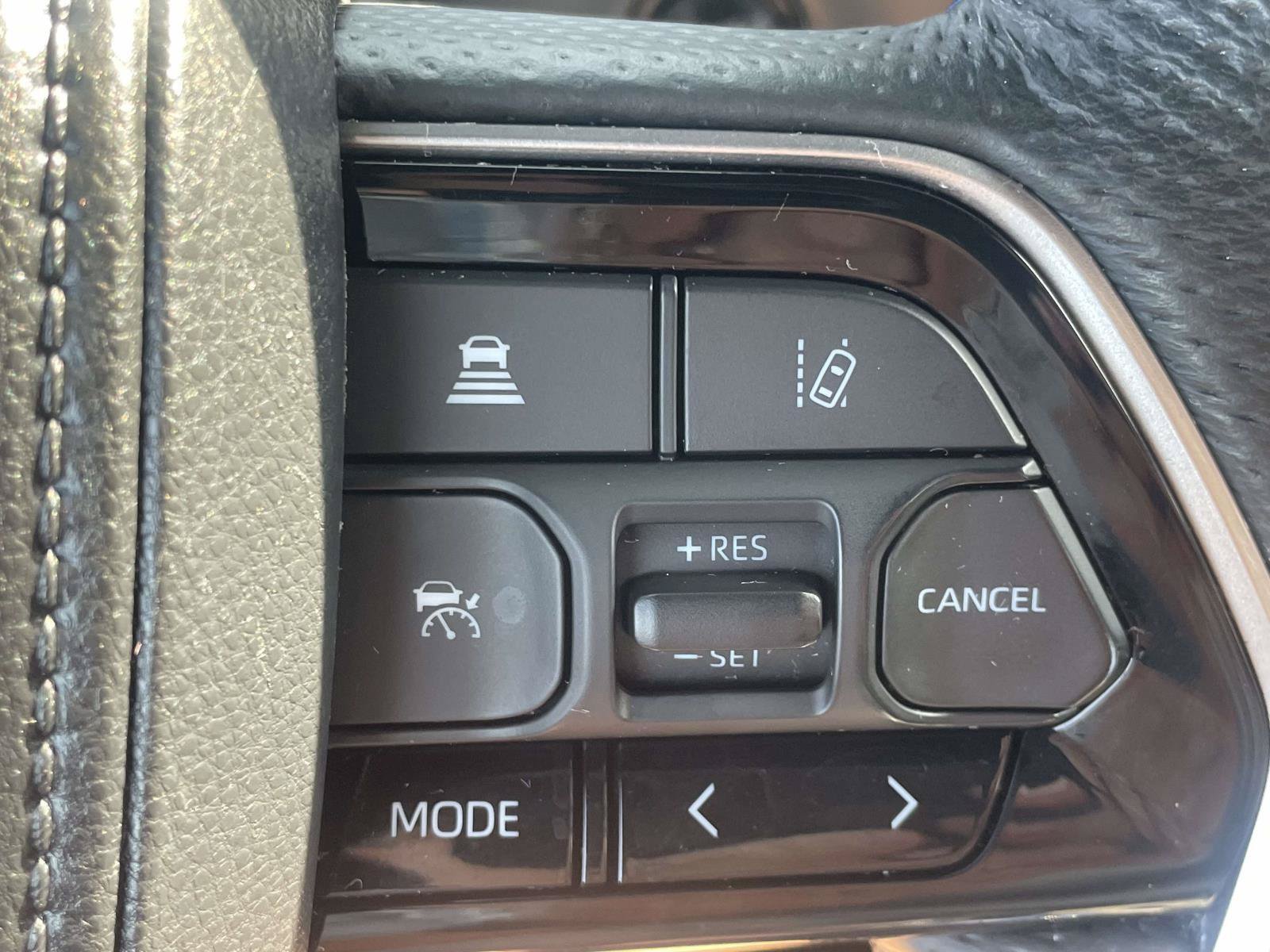 Used 2025 Toyota Tundra Platinum AWD/4WD image 35