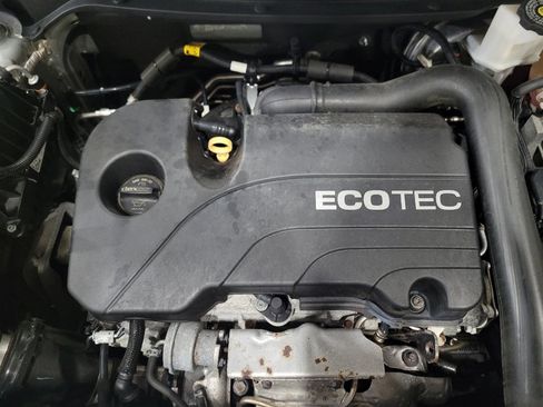 Used 2020 Chevrolet Equinox LT image 30