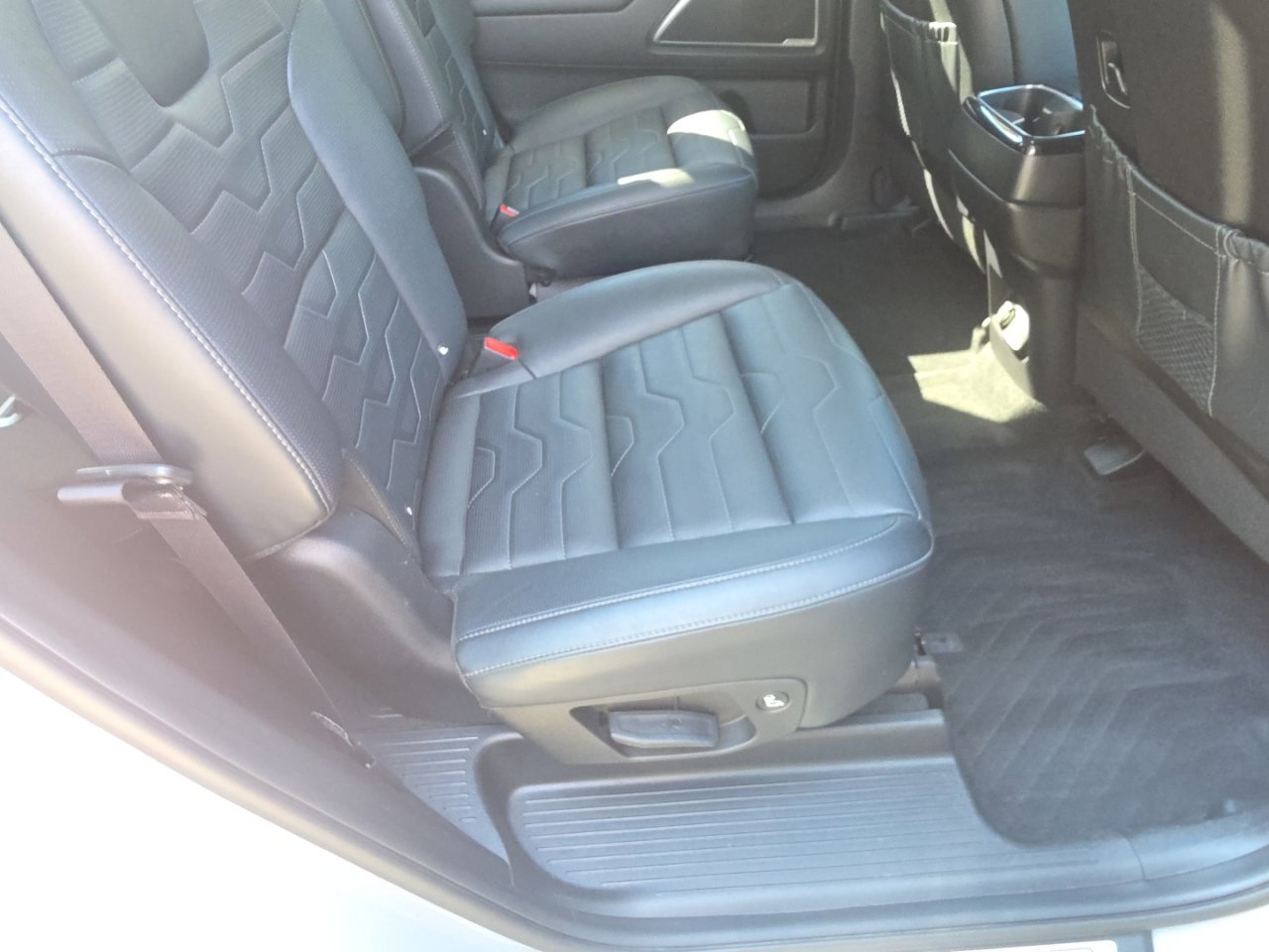 Used 2022 Kia Telluride SX w/ SX Prestige Package AWD/4WD image 24