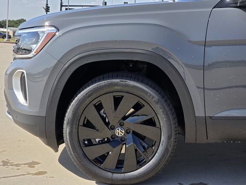 New 2026 Volkswagen Atlas SE FWD image 6