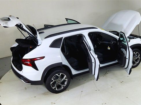 New 2026 Chevrolet Trax LT image 27