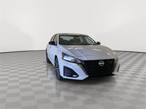 New 2025 Nissan Altima 2.5 SR w/ SR Premium Package image 3