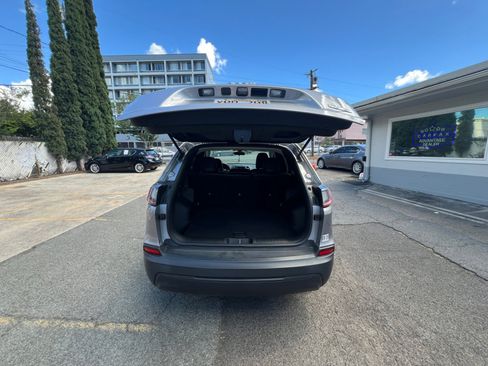 Used 2019 Jeep Cherokee Latitude Plus image 27