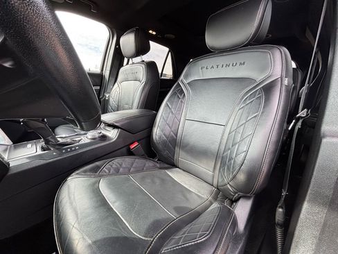 Used 2018 Ford Explorer Platinum image 12