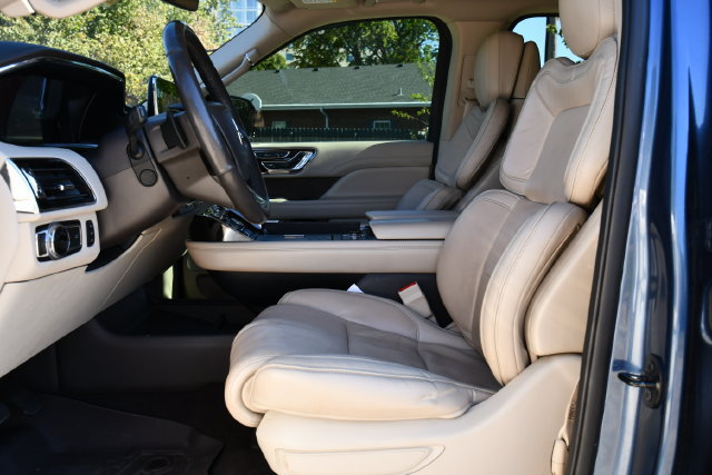 Used 2019 Lincoln Navigator Reserve AWD/4WD image 16