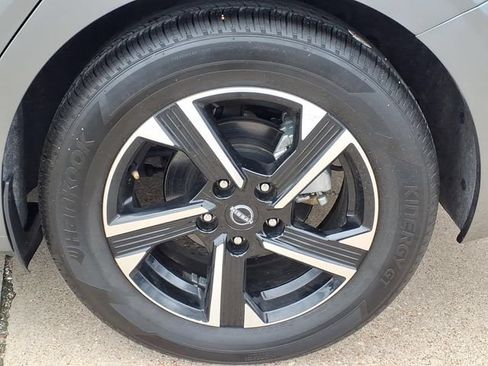 Used 2025 Nissan Sentra SV FWD image 7