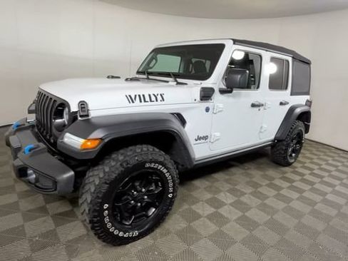 Used 2023 Jeep Wrangler Unlimited w/ Cold Weather Group AWD/4WD image 9