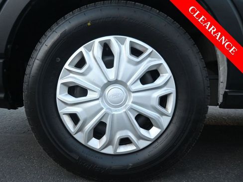 Used 2022 Ford E-Transit 148 High Roof Extended image 10