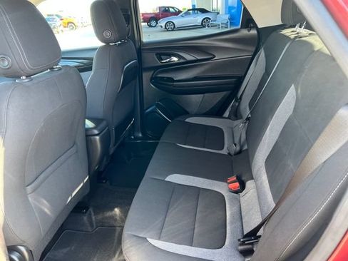 Used 2024 Chevrolet TrailBlazer LT w/ LT Cold Weather Package AWD/4WD image 13