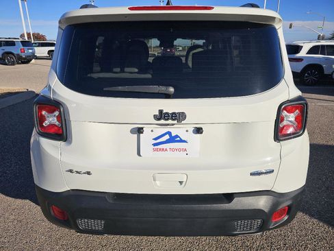 Used 2019 Jeep Renegade Latitude w/ Safety & Security Group II image 4