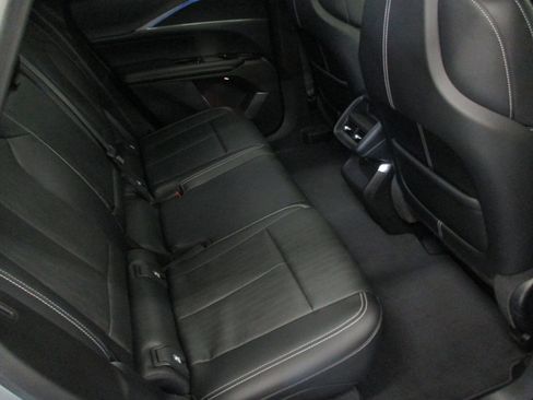 Used 2024 Cadillac Lyriq Sport image 11