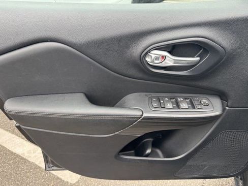 Used 2016 Jeep Cherokee Limited image 27