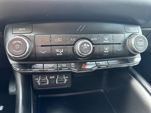 Used 2021 Dodge Durango SXT w/ 3rd Row Seating Group image 17