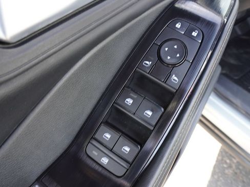 Certified 2025 Nissan Rogue SV AWD/4WD image 15