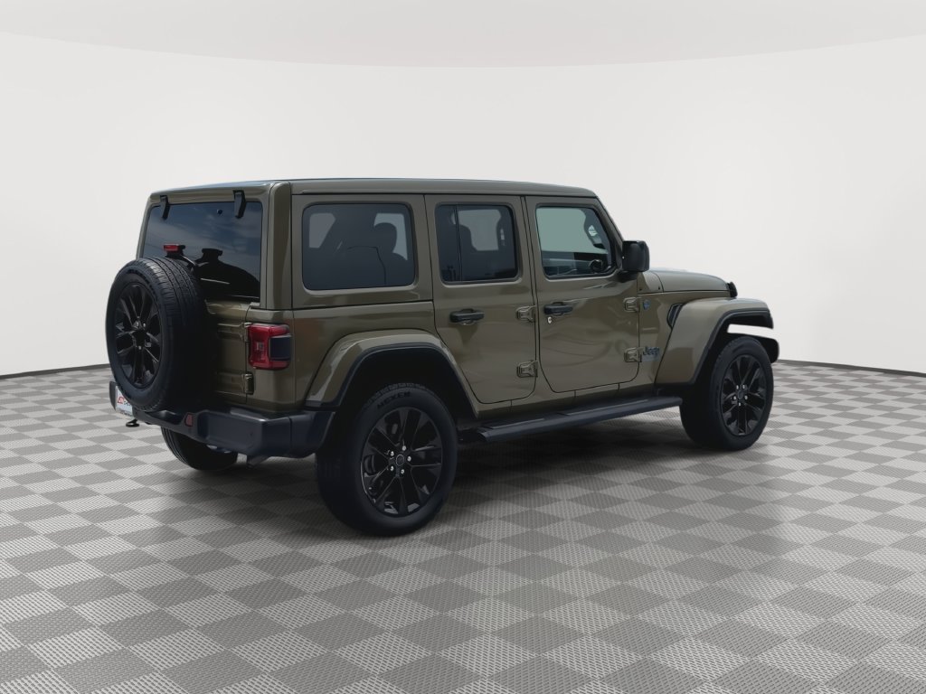 Used 2025 Jeep Wrangler Unlimited Sahara w/ Safety Group AWD/4WD image 9
