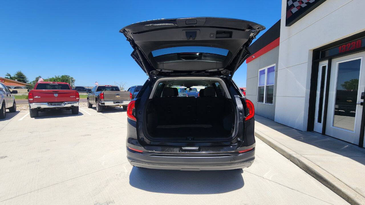 Used 2021 GMC Terrain SLE w/ Driver Convenience Package AWD/4WD image 23