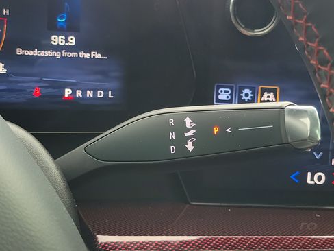 Used 2024 Chevrolet Traverse RS w/ LPO, Floor Liner Package FWD image 31