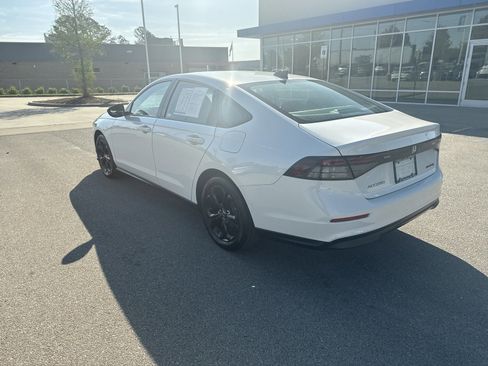 Used 2025 Honda Accord SE image 5