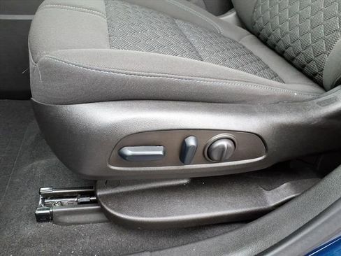 Used 2022 Chevrolet Blazer LT image 14