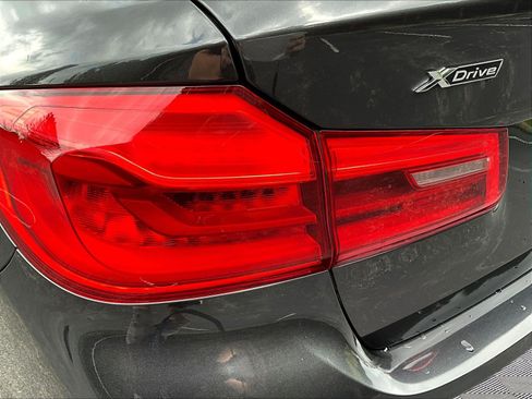 Used 2019 BMW 540i xDrive AWD/4WD image 23