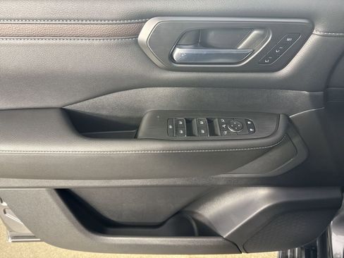 New 2026 Nissan Armada SL w/ Captain's Chari Seat Package image 20