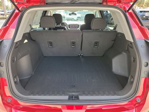 Used 2023 GMC Terrain SLE image 7