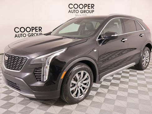 Used 2022 Cadillac XT4 Premium Luxury w/ Safety Alert Package image 9