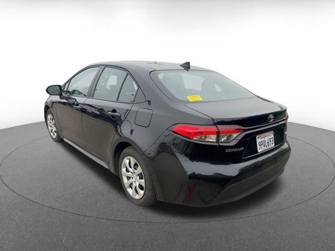 Used 2025 Toyota Corolla LE image 5