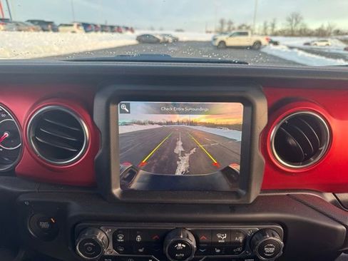 Used 2022 Jeep Gladiator Rubicon w/ LED Lighting Group image 18