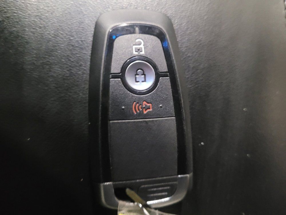 Used 2021 Ford Explorer XLT AWD/4WD image 32