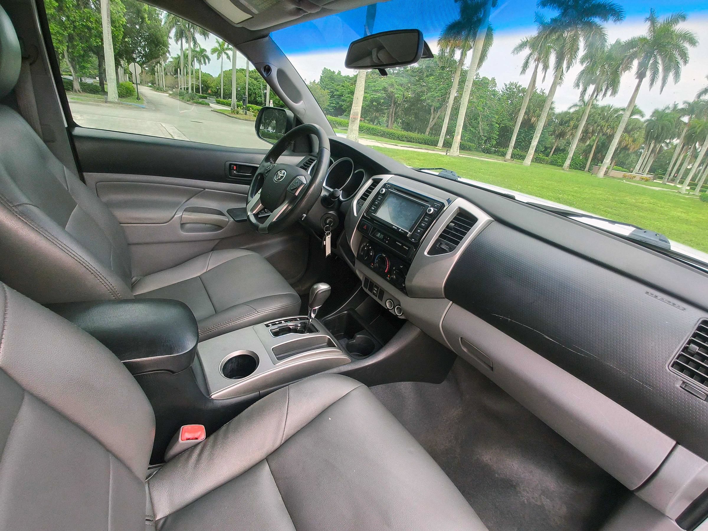 Used 2014 Toyota Tacoma PreRunner w/ SR5 Package RWD image 36