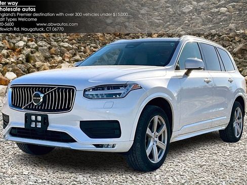 Used 2023 Volvo XC90 B5 Core image 1