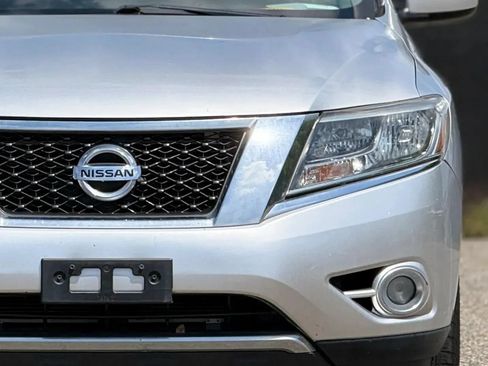 Used 2015 Nissan Pathfinder SV FWD image 12
