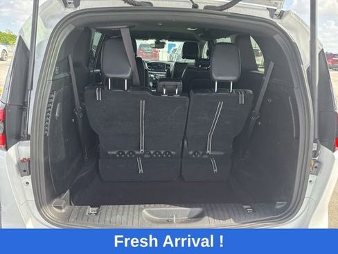 Used 2025 Chrysler Pacifica Select FWD image 5