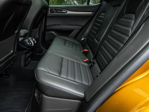 Used 2022 Alfa Romeo Stelvio Veloce image 18