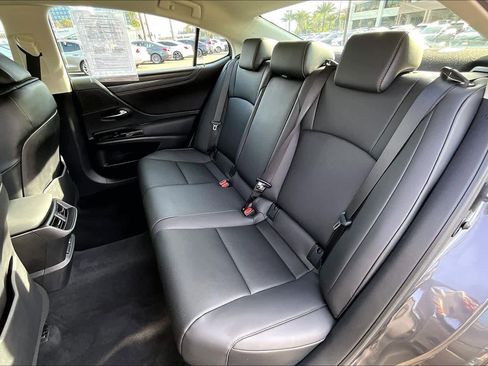 Used 2024 Lexus ES 350 w/ Premium Package image 18