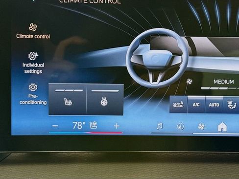 New 2026 BMW 330i xDrive Sedan w/ M Sport Package image 21