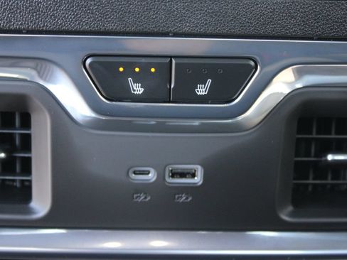Used 2025 Chevrolet Silverado 2500 High Country AWD/4WD image 21