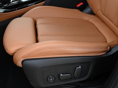 Certified 2025 BMW X4 xDrive30i image 24