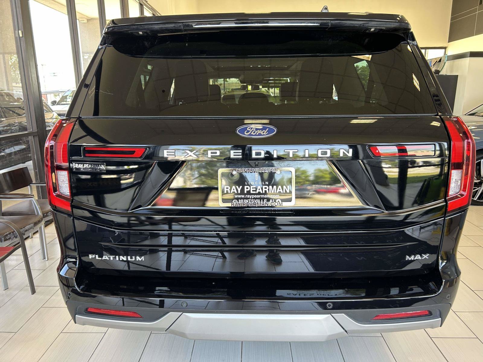 Used 2025 Ford Expedition Max Platinum w/ Platinum Ultimate Package AWD/4WD image 5