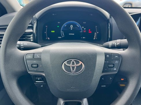 Certified 2025 Toyota Camry LE w/ Convenience Package image 19