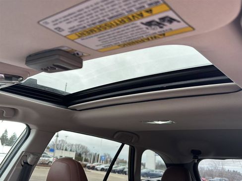 Used 2020 Subaru Outback Touring w/ Popular Package #2 image 11