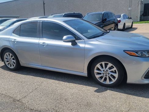 Used 2023 Toyota Camry LE FWD image 5