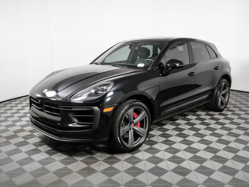Certified 2023 Porsche Macan S AWD/4WD image 1