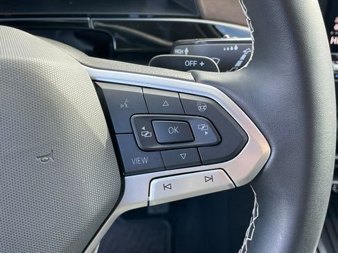 Certified 2025 Volkswagen Atlas SE w/ Black Wheel Package image 15