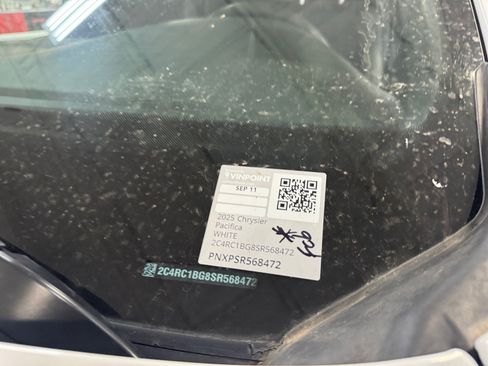 Used 2025 Chrysler Pacifica Select FWD image 22