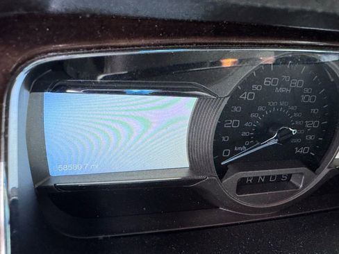 Used 2019 Ford Taurus Limited image 6