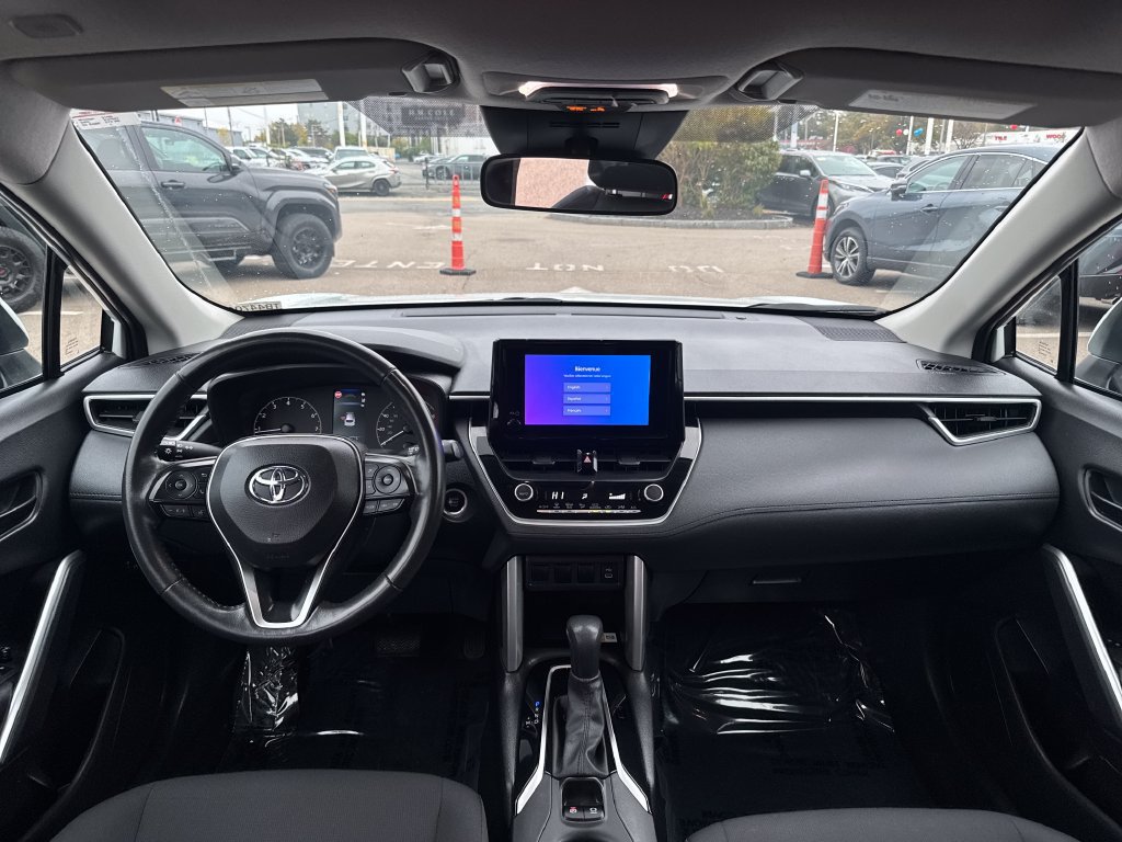 Used 2023 Toyota Corolla Cross LE w/ Moonroof Package AWD/4WD image 11
