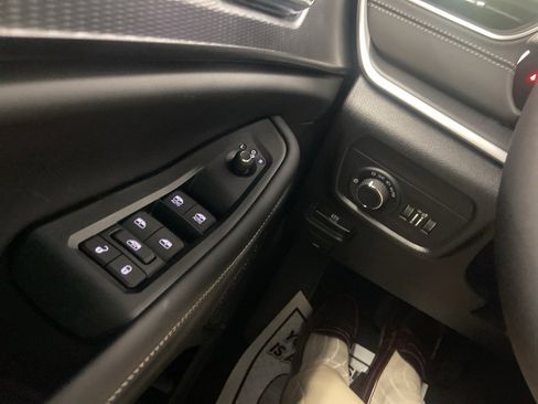 New 2025 Jeep Grand Cherokee Altitude image 26